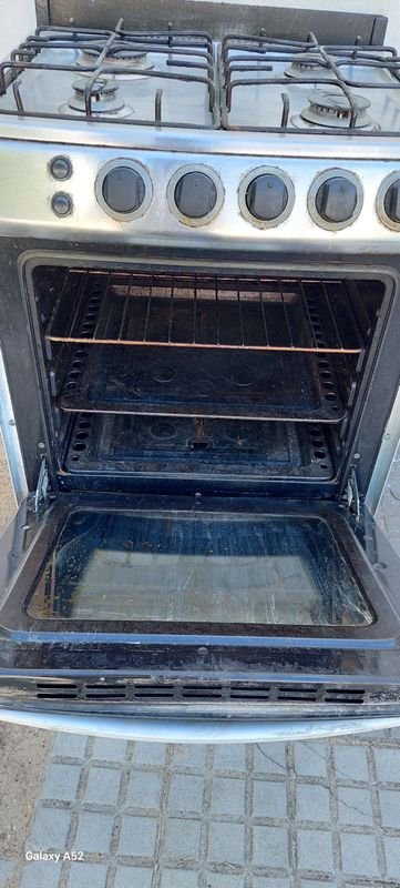 Cocina de gas con estufa y horno en buen estado - imagen 5