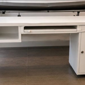 Lote siguiente: Escritorio Blanco de Consultorio Moderno