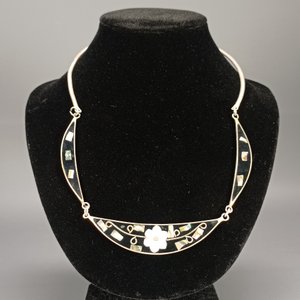 Dos Collares: Perlas Negras y Gargantilla Alpaca con Nácar y Esmalte - imagen 9
