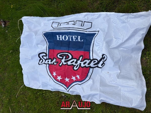 Banderas del Histórico Hotel San Rafael