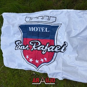 Lote siguiente: Banderas del Histórico Hotel San Rafael