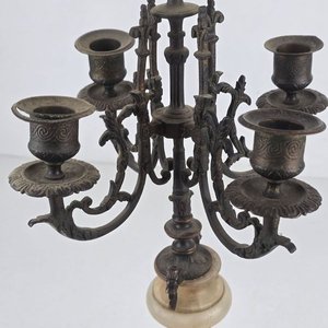Par de Candelabros de Bronce y Alabastro Estilo Clásico - imagen 6