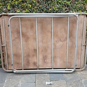 Mesa Plegable Antigua con Detalles y Cubierta de Azulejos - imagen 3