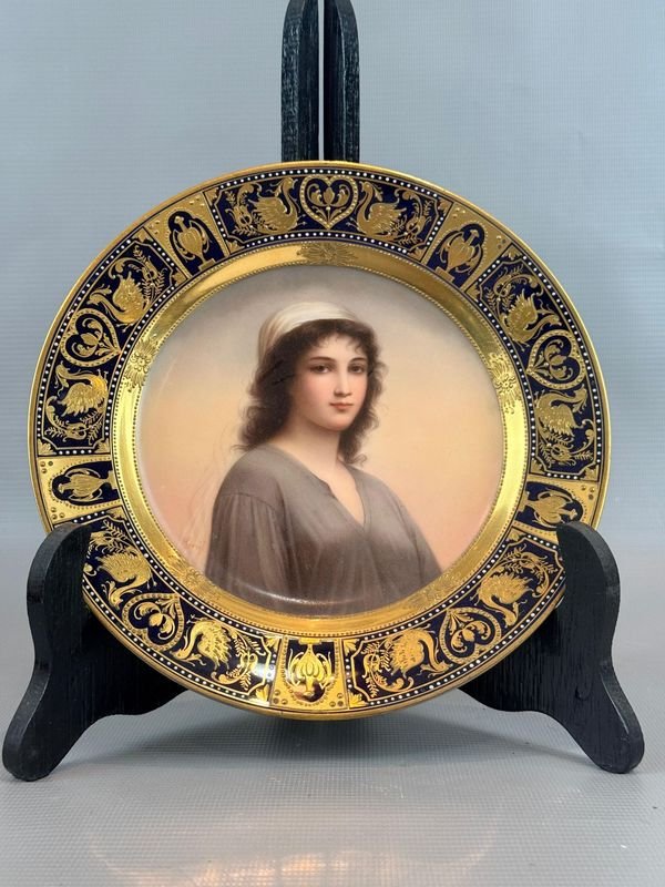 Platillo de Porcelana Royal Vienna Siglo XIX con Retrato de Ruth - imagen 1