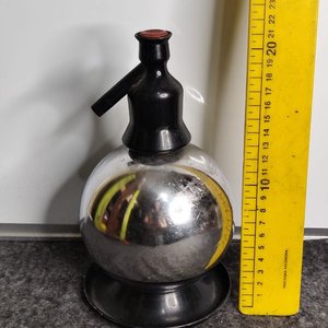 Lote anterior: Sifón antiguo redondo para soda