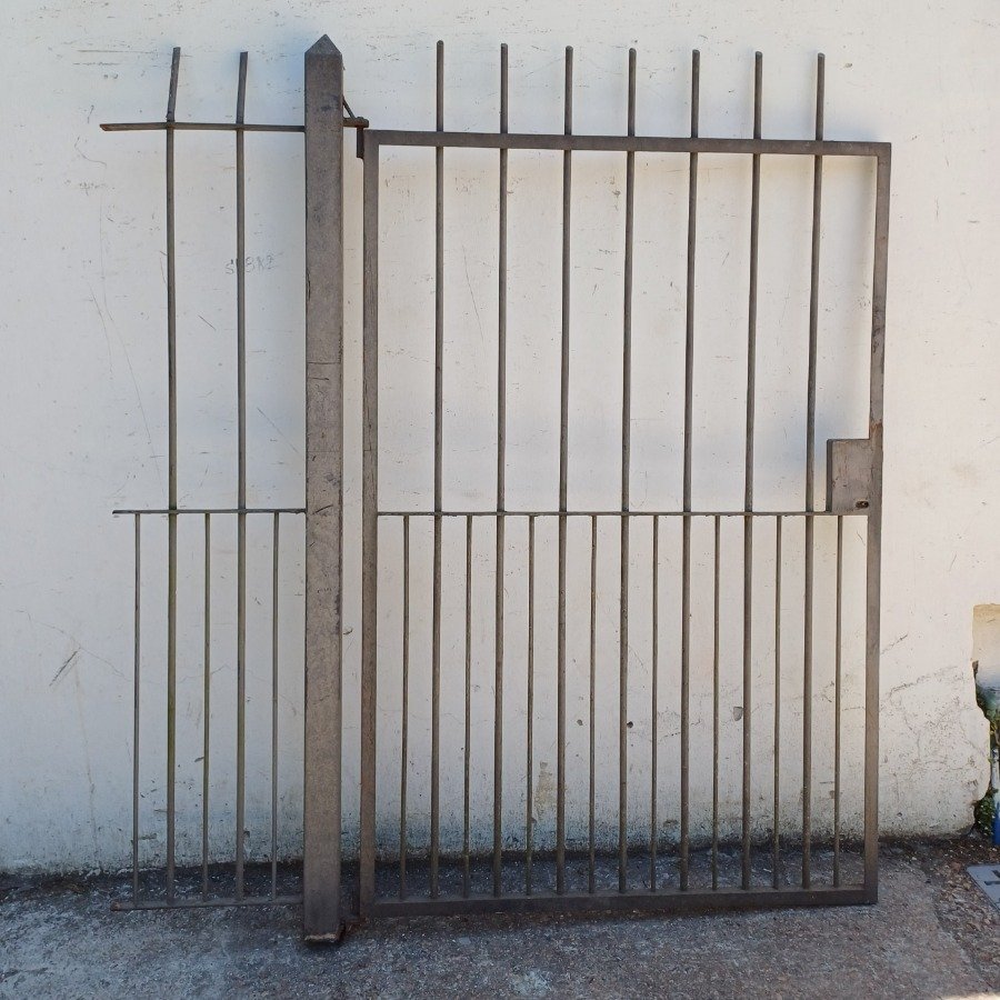 Puerta de reja en varilla de 16mm y 10mm, con parante y tramo fijo - imagen 5