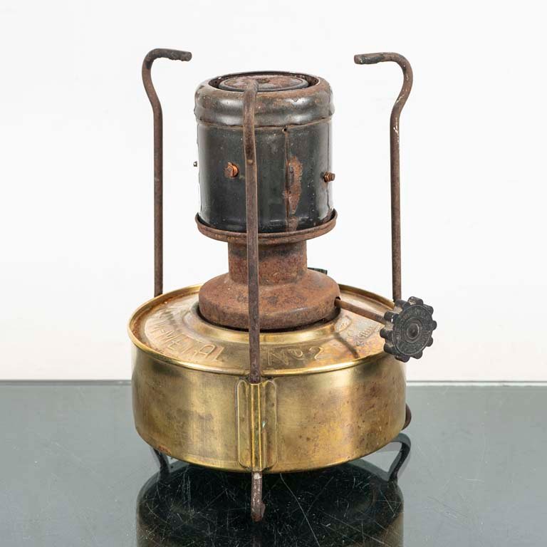 Lote siguiente: Primus Bram metal - Medidas: 19x27cm