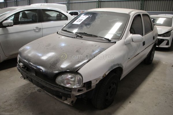 Chevrolet Corsa Blanco con Detalles de Uso - imagen 1
