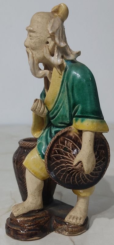 Figura Oriental de Barro Esmaltado: Colecciónable y Artística - imagen 4