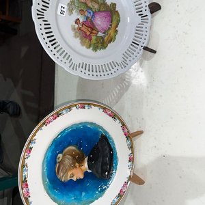 Dos Platos Decorativos Sellados con Soporte - imagen 2