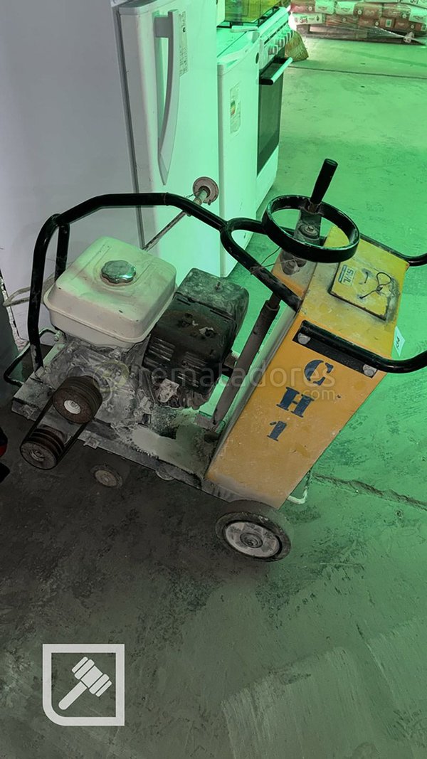 Generador Eléctrico y Cortadora de Asfalto