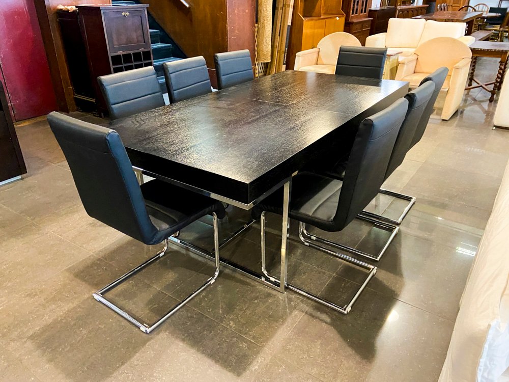 Mesa de Comedor Moderna Negra con 6 Sillas Cromadas