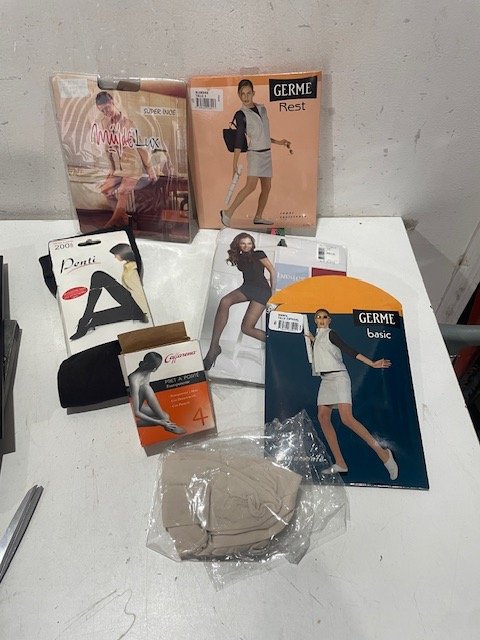 Medias de nylon con empaque y variedad de tamaños
