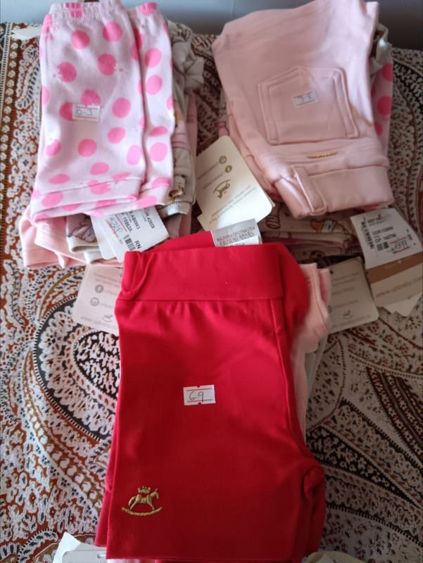 Ropa para bebés: shorts de diferentes tamaños y colores - imagen 3