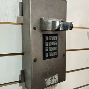 Teléfono Antiguo de Pared con Discado y Portero Eléctrico - imagen 4