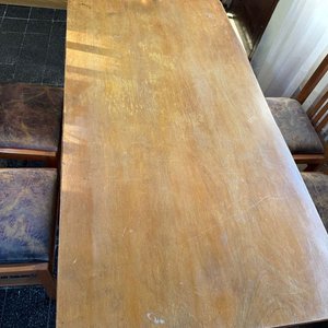 Mesa de Comedor de Madera con 6 Sillas Tapizadas - imagen 7