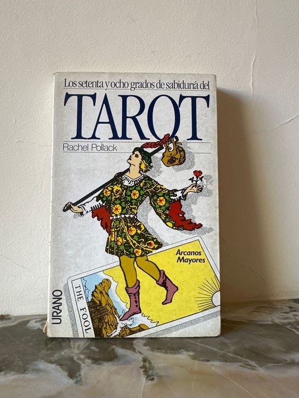 Lote anterior: Libro de Tarot: Los setenta y ocho grados de sabiduría del Tarot