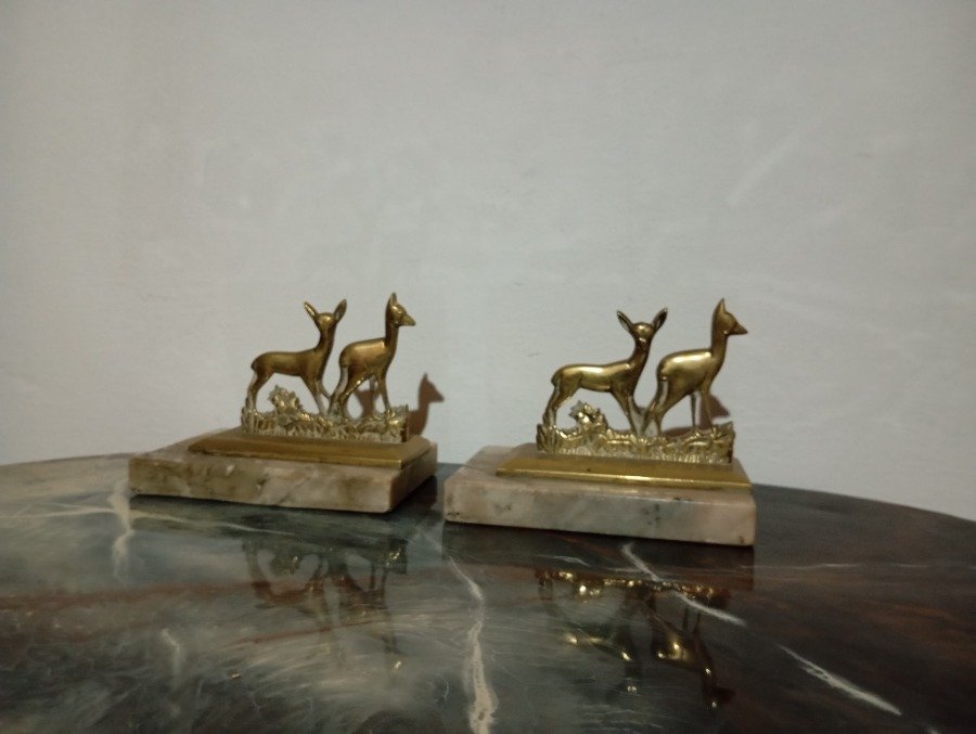 Dos figurines de ciervo en bronce con bases de mármol - imagen 3