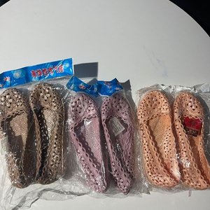 Lote anterior: Par de Sandalias de Mujer