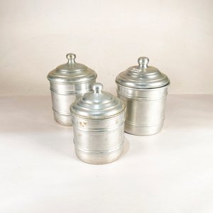 Lote siguiente: Juego de 3 Recipientes de Cocina Vintage en Aluminio "Mariposa"