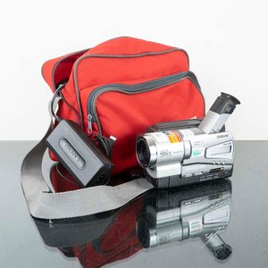 Videocámara Sony Handycam CCD-TR818 con Accesorios y Bolso - imagen 1