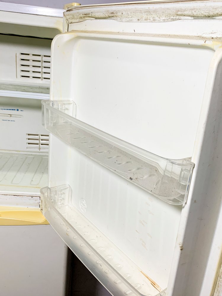 Heladera Midea con Freezer en Mal Estado - imagen 3