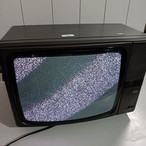 Televisor Antiguo ITT de 16 Pulgadas - imagen 4