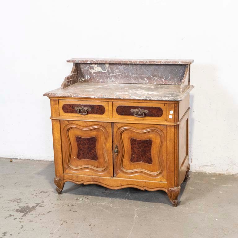 Lote siguiente: Lavatorio Provenzal con Mármol y Detalles