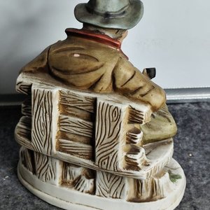 Figura de Porcelana Biscuit: Hombre Mayor Leyendo Partitura - imagen 2