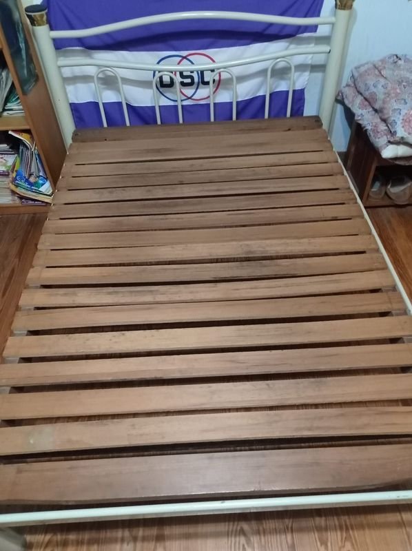 Lote anterior: Cama 2 plazas base de hierro