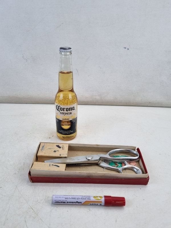 Tijera de Costura con Filo Dentado Tipo Serrucho y Estuche - imagen 1