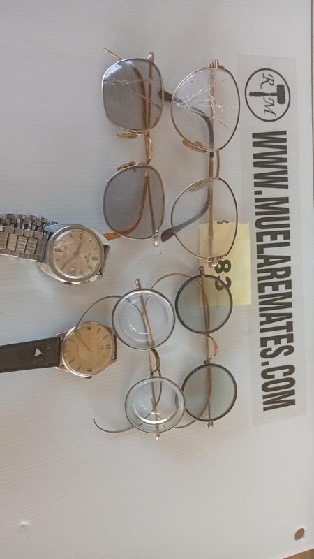 Colección de relojes y monturas de lentes antiguos - imagen 4
