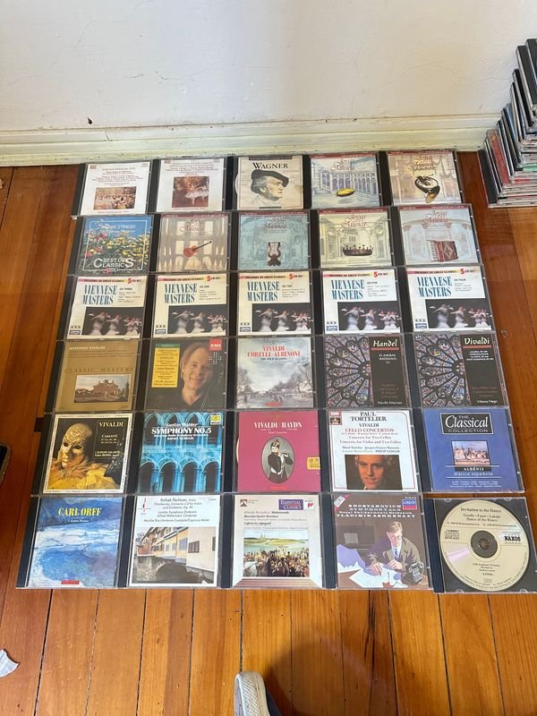 Lote siguiente: Colección de 30 CD's con música clásica