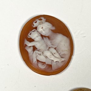 Lote de Tres Camafeos Distintos - imagen 3