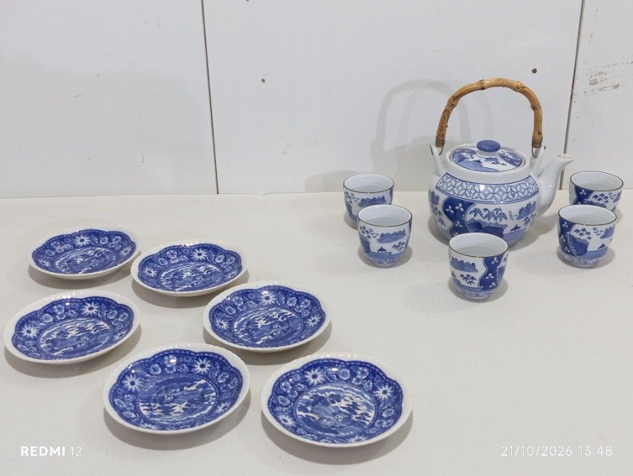 Juego de Té Oriental Porcelana Azul y Blanca: Tetera Bambú, 5 Pocillos y 6 Platillos