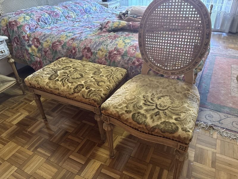 Lote siguiente: Silla y banqueta Luis XVI con tapiz de Brocato
