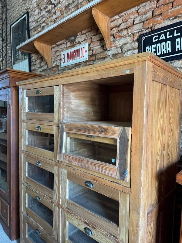 Alacena en Pinotea de 10 Gabinetes con Puertas Vidriadas - imagen 18
