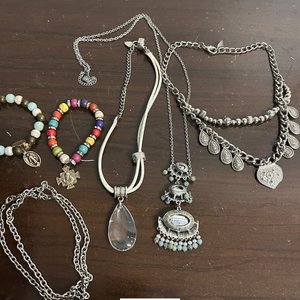 Lote anterior: Lote de Bijouterie Variada: Collares y Pulseras
