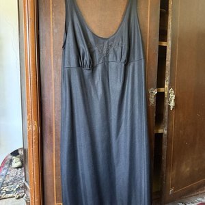 Lote de Vestidos Vintage: Negro, Azul Marino y Estampado - imagen 16