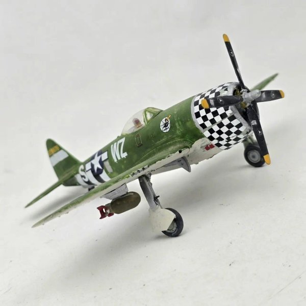 Réplica P-47D Thunderbolt "Razorback" Escala 1:72 - imagen 1