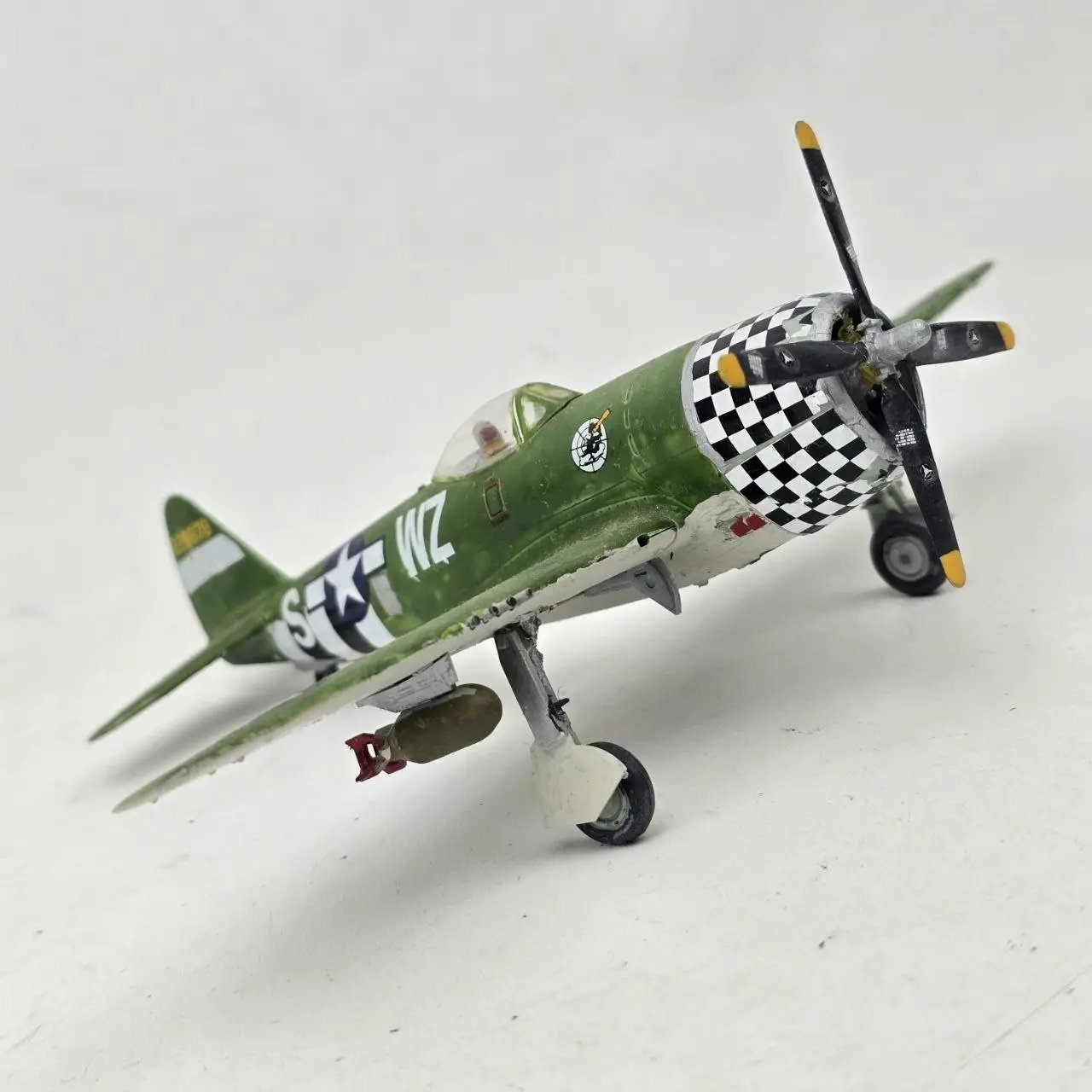 Réplica P-47D Thunderbolt "Razorback" Escala 1:72