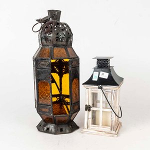 Par de Faroles para Velas: Uno de Chapa y Vidrio, Otro de Madera y Vidrio - imagen 1