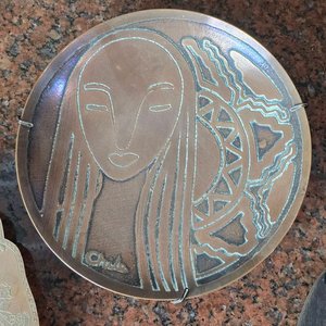 Lote Variado de Objetos Decorativos y Utilitarios en Madera y Metal - imagen 6