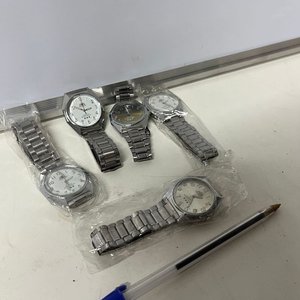 Lote de 5 Relojes Quartz con Malla Metálica, Varios Diseños - imagen 4