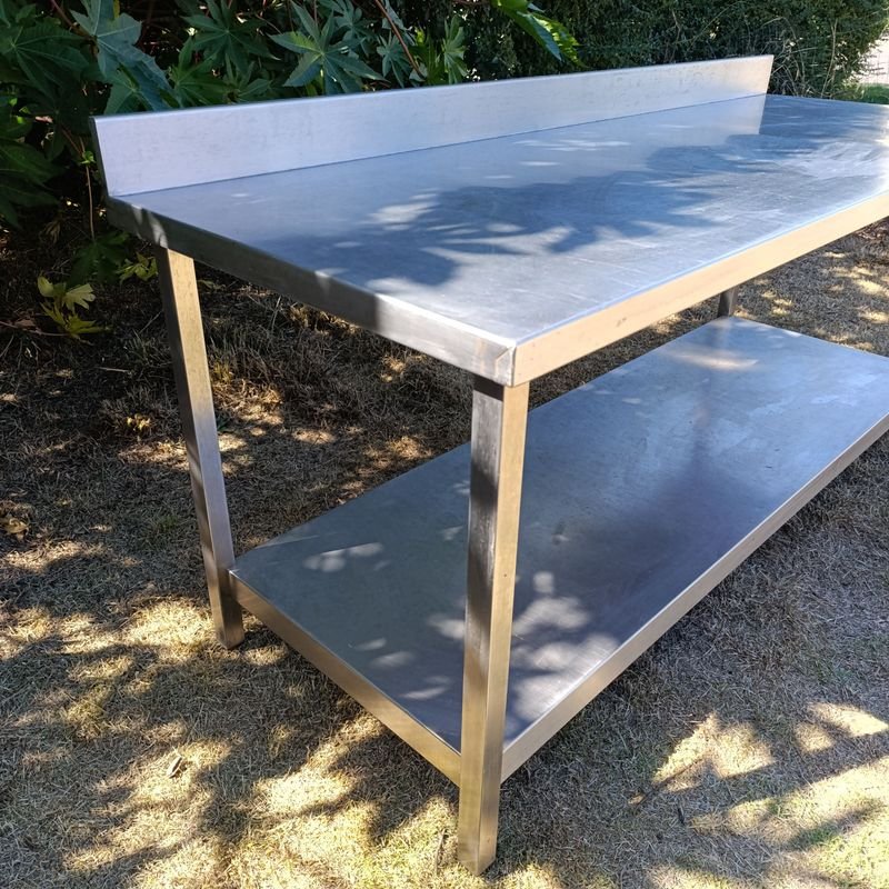Mesa de Acero Inoxidable con Estante Inferior - imagen 4