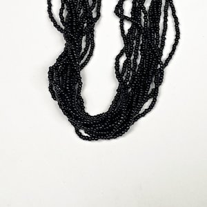Conjunto de Collar de Mostacillas Negras y Par de Arracadas con Cristales - imagen 5
