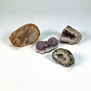 Lote de Cuatro Geodas de Amatista: Lila, Gris y Blanca - imagen 2