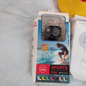 Seis piezas: cámara de acción, 2 ventiladores, 2 juegos de conos para entrenamiento y aplique de techo led. - imagen 3