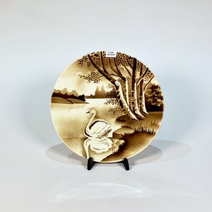 Lote siguiente: Plato Decorativo Cerámica Paisaje Laguna Cisne Blanco y Marrón 27 cm Diámetro