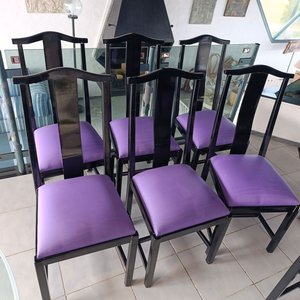 Juego de 6 Sillas de Madera Negra con Tapizado Violeta - imagen 5